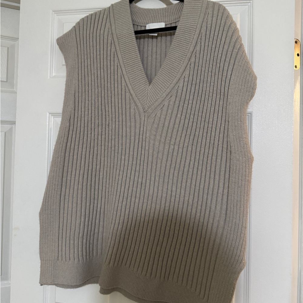 H&M Women's Beige Ribbed V-Neck Sweater Vest